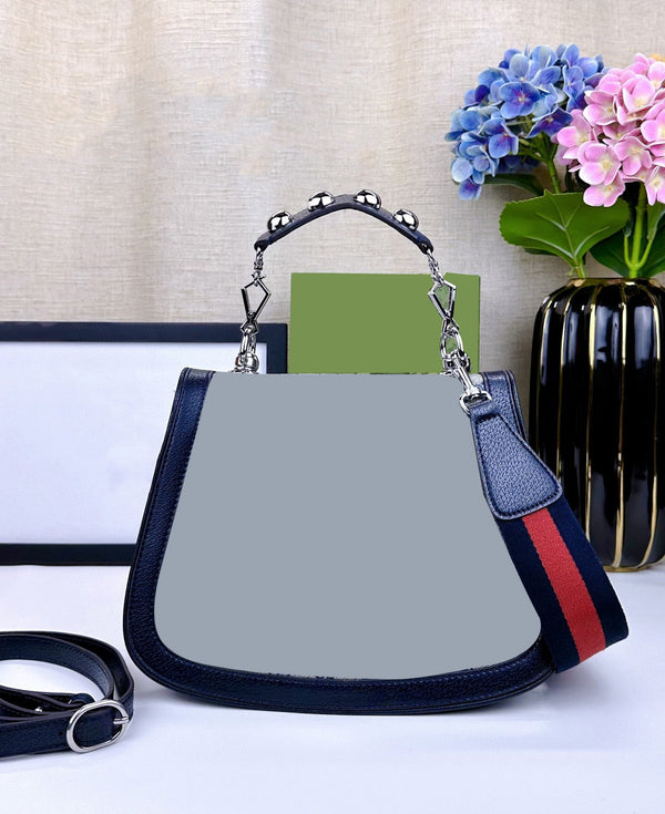 Round Interlocking  Medium Shoulder Bag