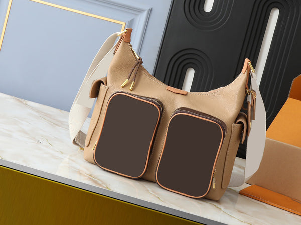 Wide shoulder strap bag