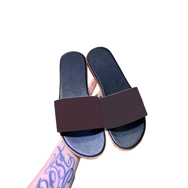 Fashion flat slippers