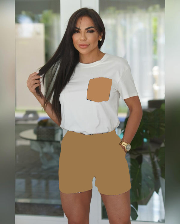 Fashionable Short-sleeved + Plaid Shorts