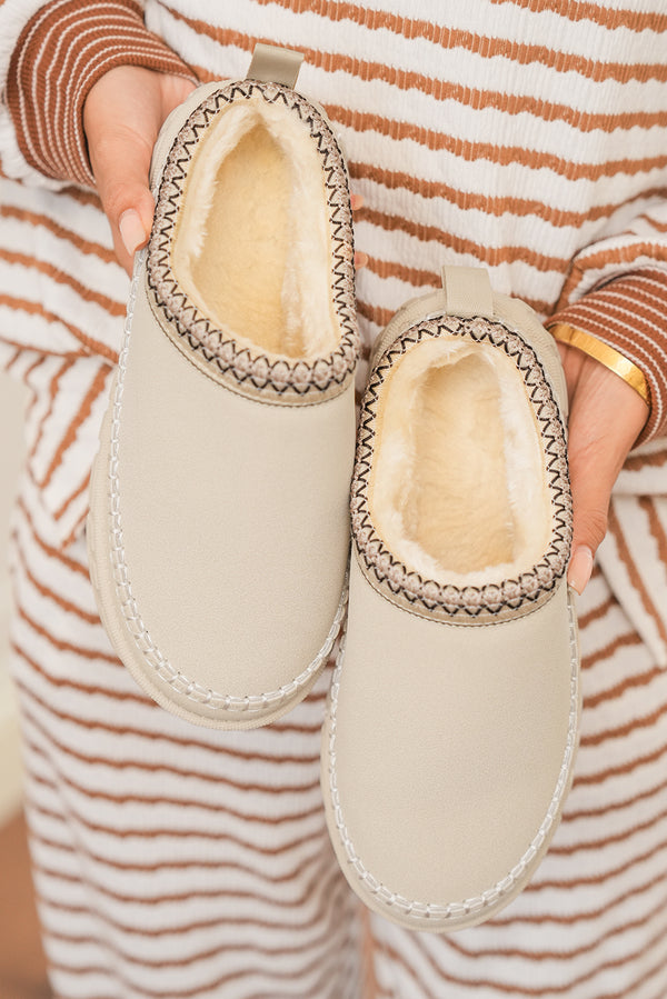 White Contrast  Clog Slippers