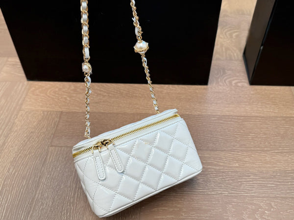 Mini pearl chain box bag