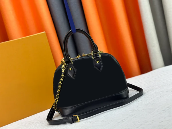 Shell Shape Crossbody Handbag