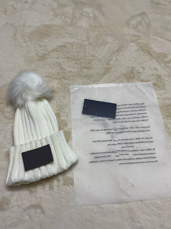 Fashionable Woolen Hat with Wool Ball