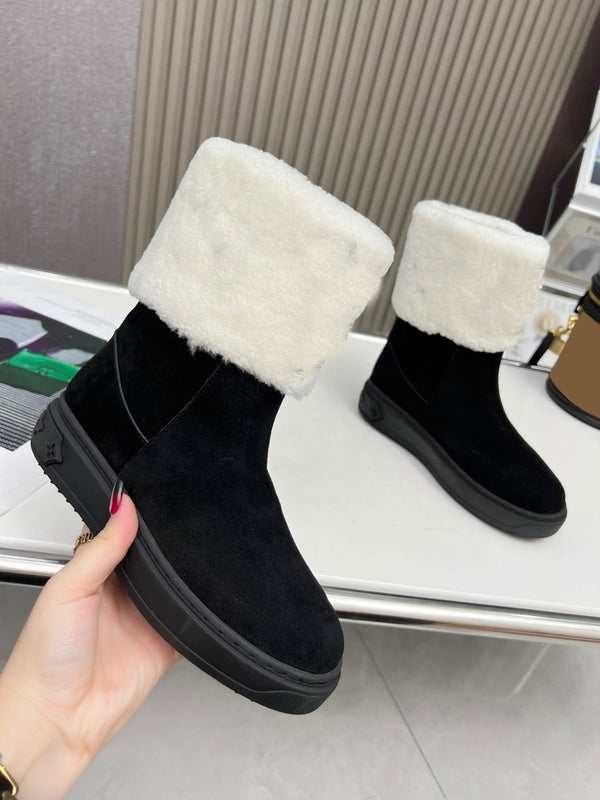 Lambswool rhinestone boots